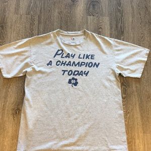 Men’s size L Norte Dame football T-shirt.